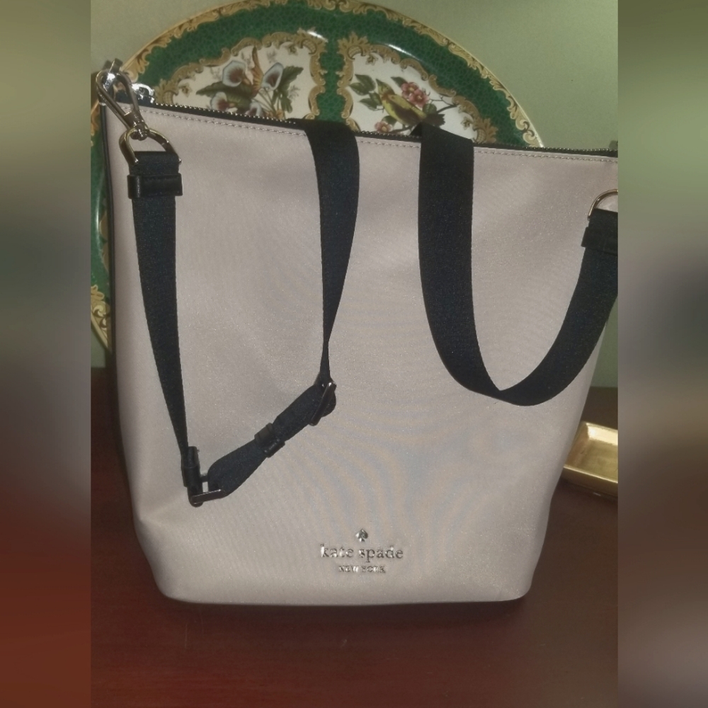 Kate Spade Chelsea Large Duffle Crossbody Bag in Warm Beige
